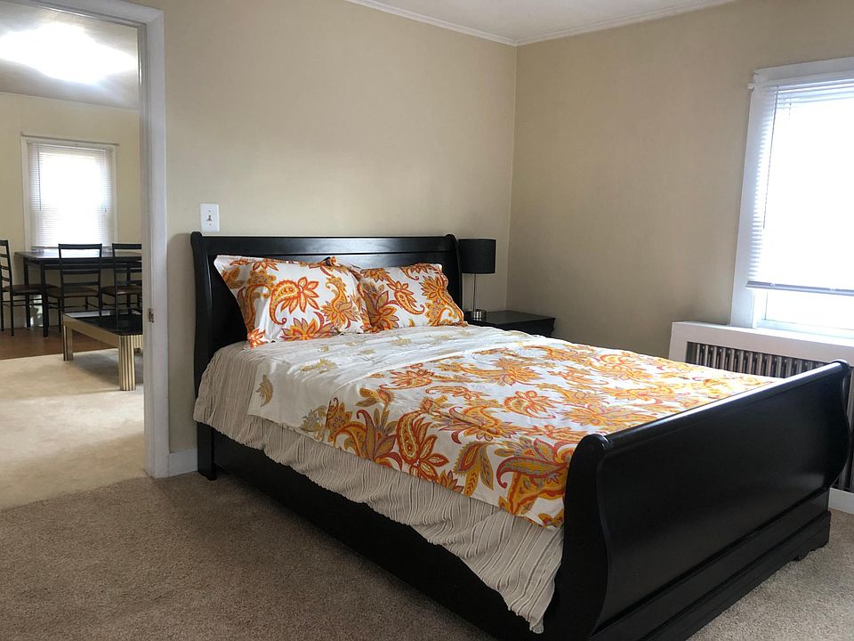Bedroom - Queen Bed