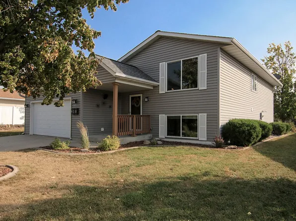 910 Carolina Pkwy NW, Hutchinson, MN 55350
