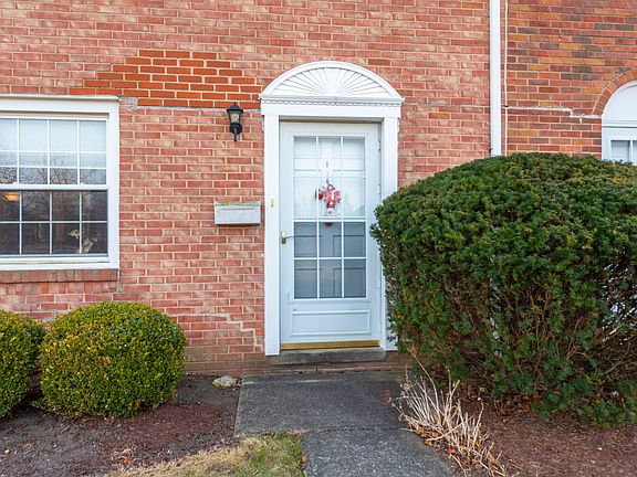 2nd image of 24510 Clareshire Dr #7-I