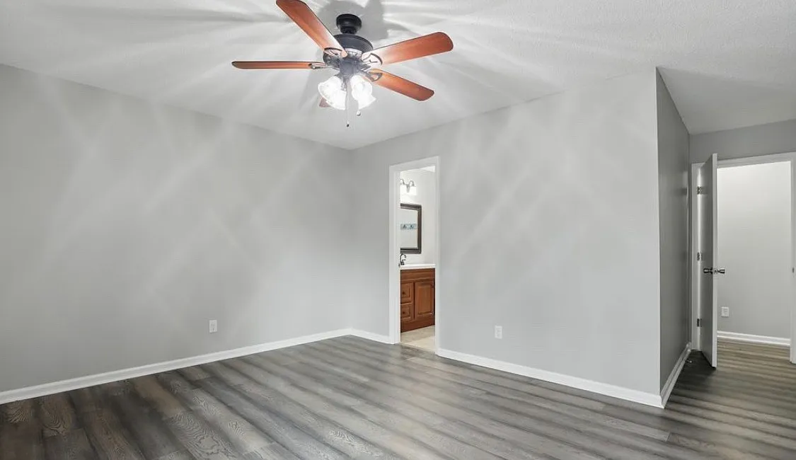3 bed, 1334 sqft, $2,500 — Photo 4