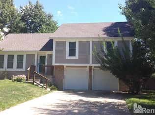1301 NE Browning Ln, Lees Summit, MO 64086