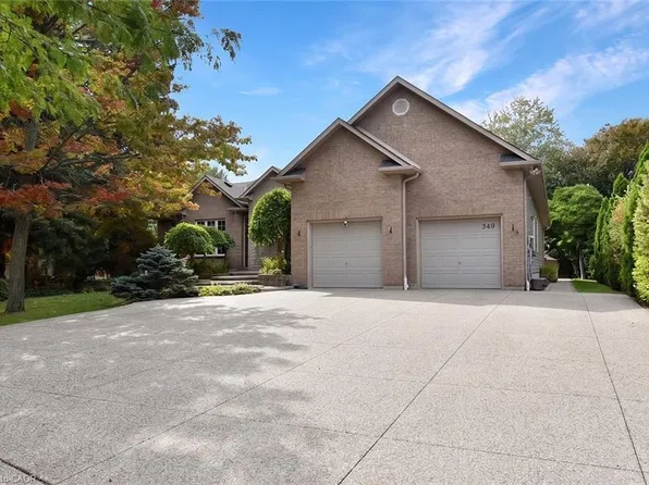 248 Southcote Rd, Hamilton, ON L9G 2W1