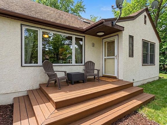 5th image of 3923 Elmwood St