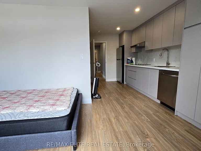 10 Mimico Ave #2A — Photo 2