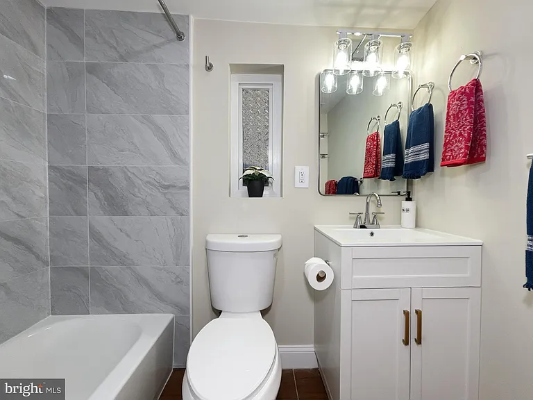 1102B Carroll St #B — Photo 22