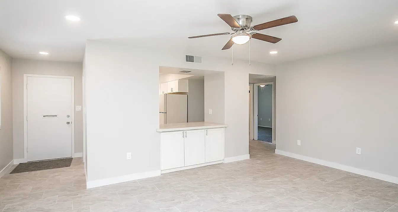 3 bed, 1266 sqft, $1,700 — Photo 2