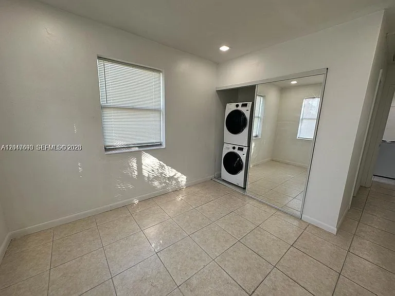 301 SW 9th Ter #1 — Photo 6