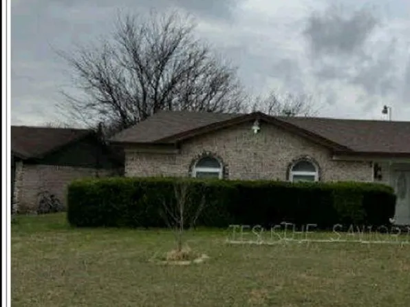 331 Springwillow Rd, Burleson, TX 76028