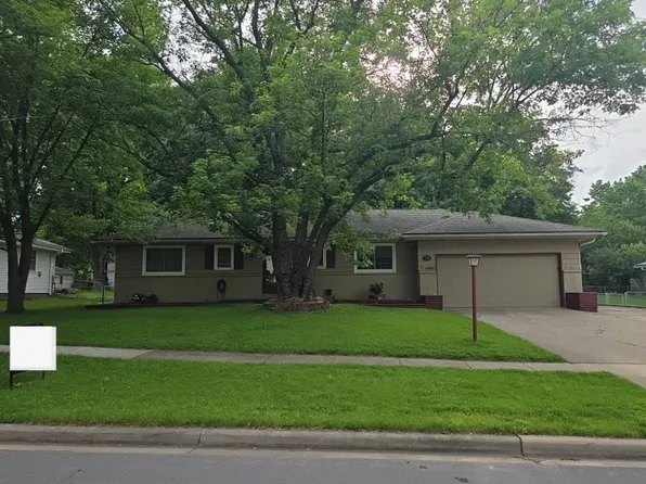 713 S Sunset Dr, Olathe, KS 66061