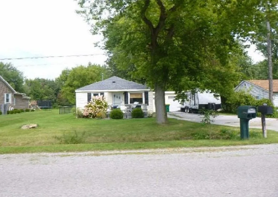 3389 Lauria Rd photo 1
