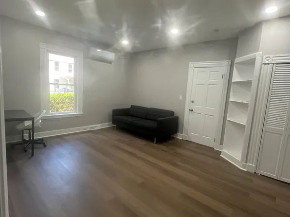 12 Augur St #1, Hamden, CT 06517