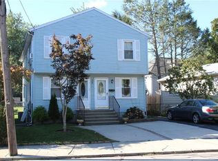 726 Admiral St, Providence, RI 02908