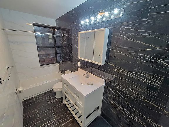 5th image of 184 Nagle Ave #3B