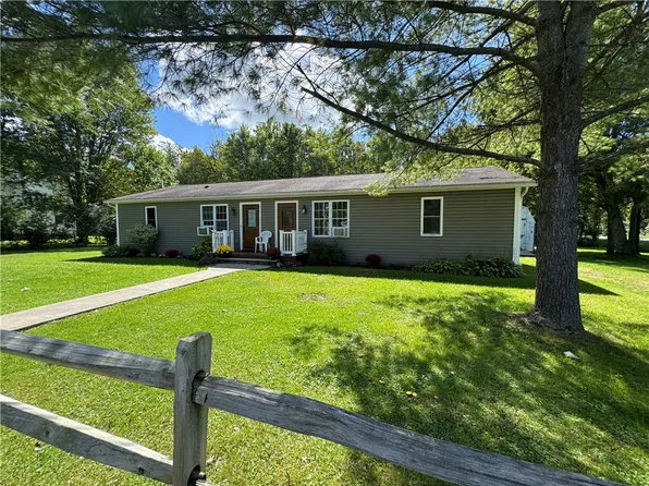 1905 Burgess Rd, Waterloo, NY 13165