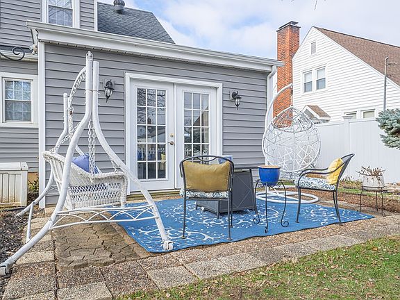 5th image of 2429 Allen St