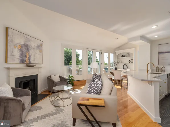 801 S Pitt St APT 420, Alexandria, VA 22314