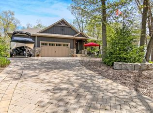 10151 Pinery Bluffs Rd, Lambton Shores, ON N0M1T0