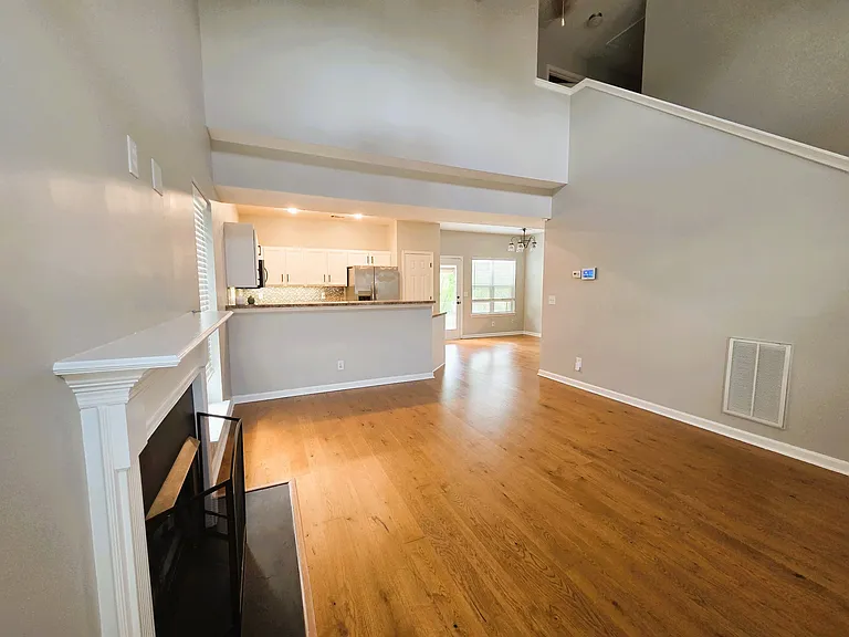 4213 Longfellow Dr — Photo 6