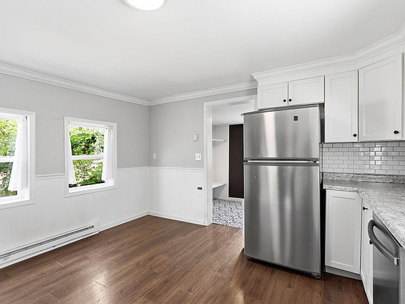 3rd image of 538 Jackson Ave NW