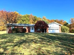 18 Sweetwater Ln, Morgantown, WV 26508