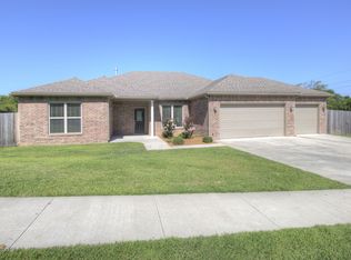 905 Lariat Dr, Bartlesville, OK 74006