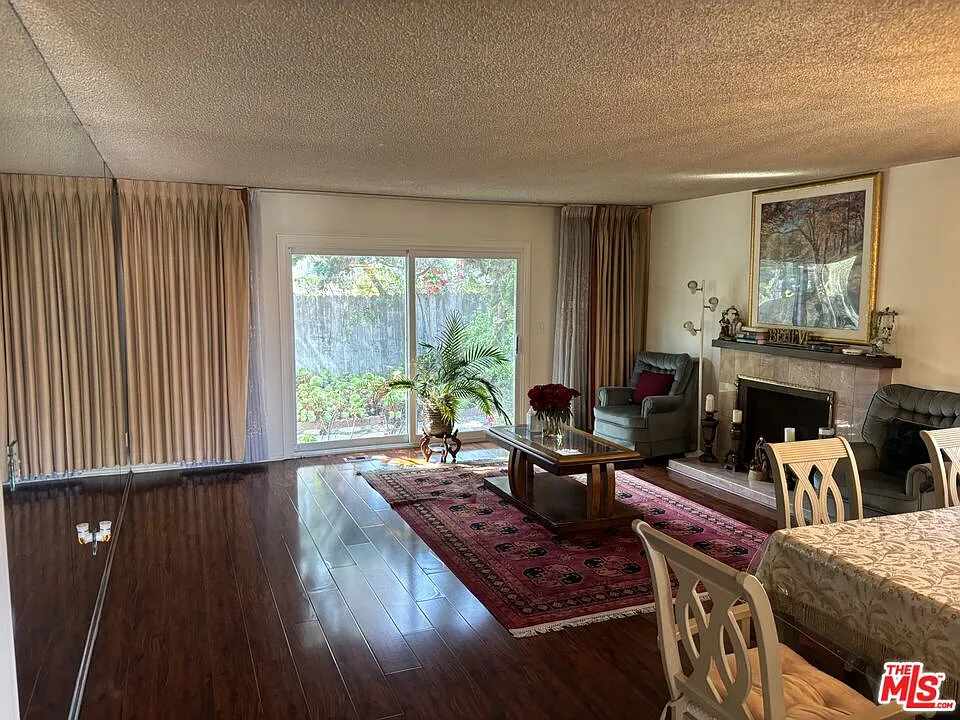 5 bed, 3.0 bath, 2177 sqft, $6,800 — Photo 4