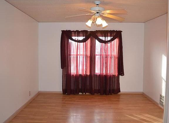 4th image of 125 Schley Ave
