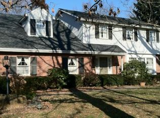 904 Parkway Rd S, Whitehall Township, PA 18104