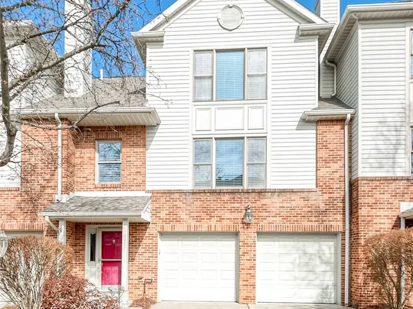 127 Fairway Landings Dr, Canonsburg, PA 15317