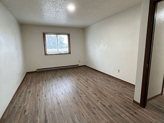 3rd image of 671 24th St W APT 4