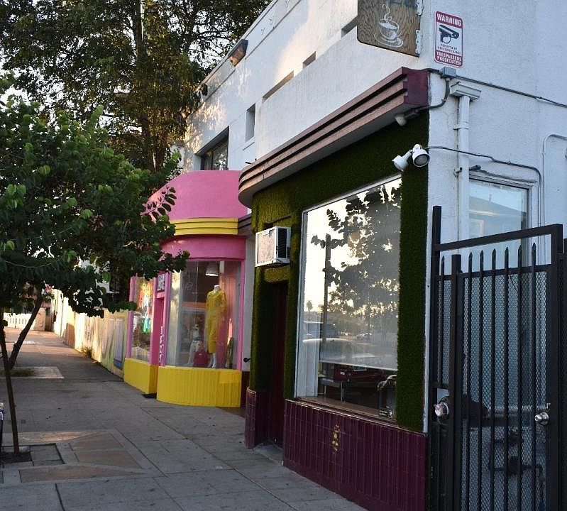 2nd image of 1827 W Sunset Blvd