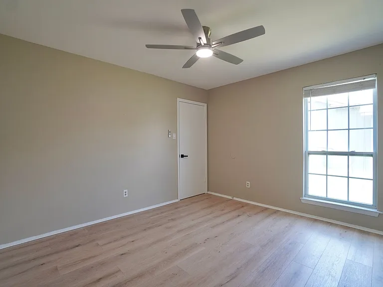 508 Greenlawn Blvd — Photo 19
