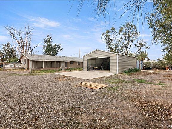 3rd image of 2229 E Lone Star Drive
