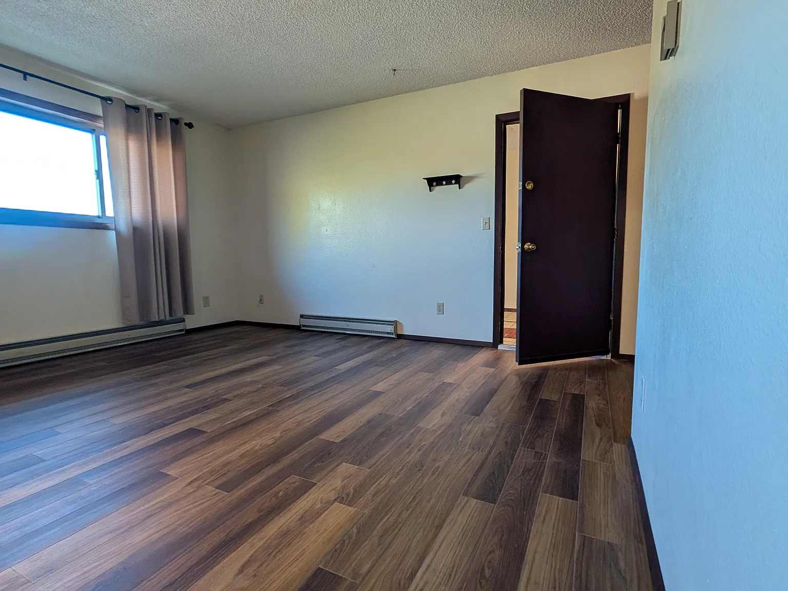 2 bed, 1000 sqft, $1,100 — Photo 3