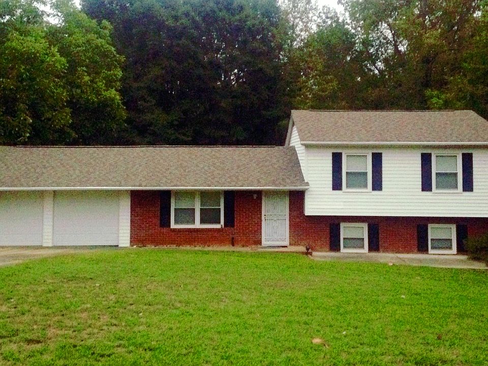 1st image of 818 Cambridge Cir