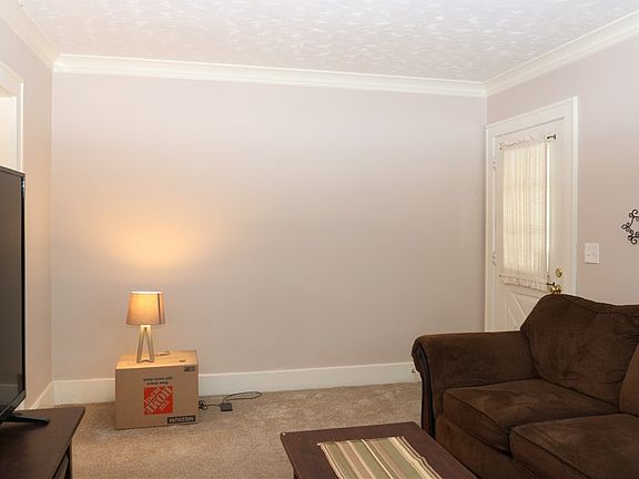 3rd image of 195 Brookridge Dr