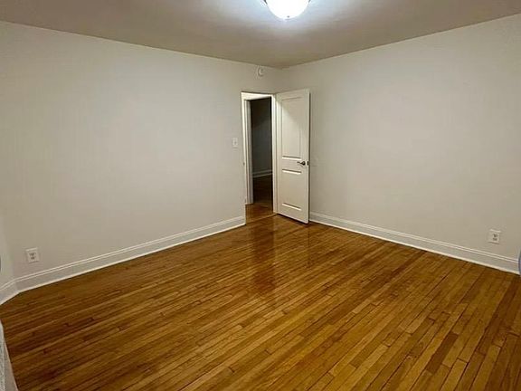 2nd image of 15075 87th Ave APT 1F