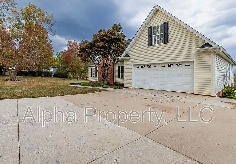 97 Smith Rd — Photo 2