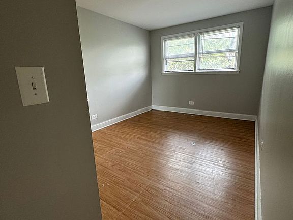 4th image of 2402 N New England Ave APT 104