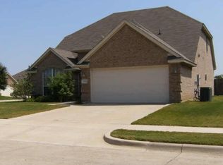 2332 Lake Falls Dr, Fort Worth, TX 76118