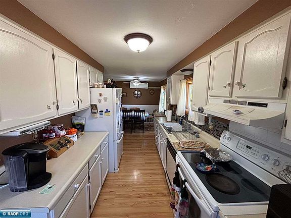 4th image of 611 W 33rd St