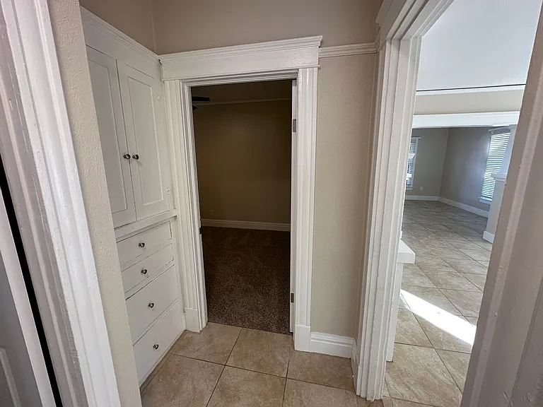 678 N Shaffer St — Photo 35