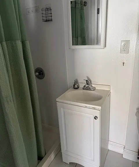 168 Hillside Ave #1R — Photo 7