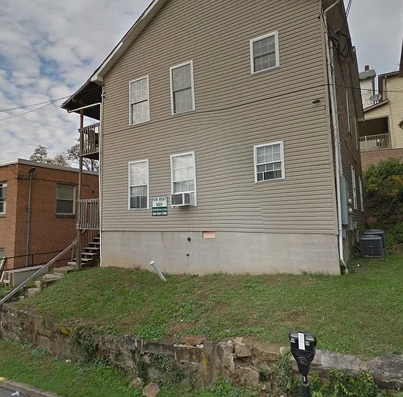 279 Wiles St — Photo 4