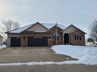 407 Yakish Ct, Lone Tree, IA 52755