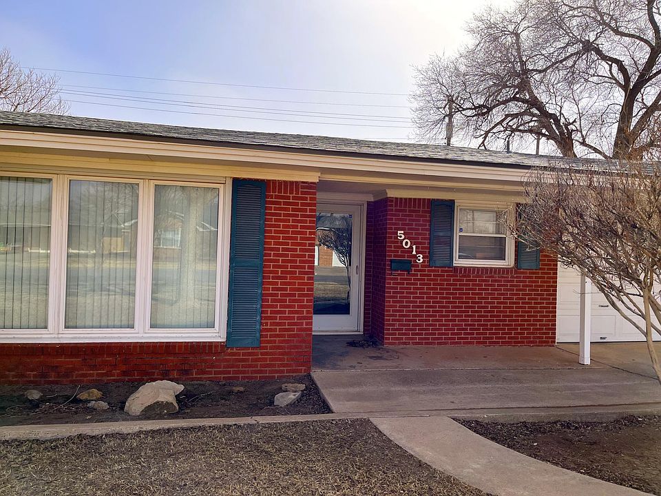 3/2/2 with large backyard, shed, ceiling fans, new flooring, paint, upgrades. Wonderful neighborhood, walk to the park!