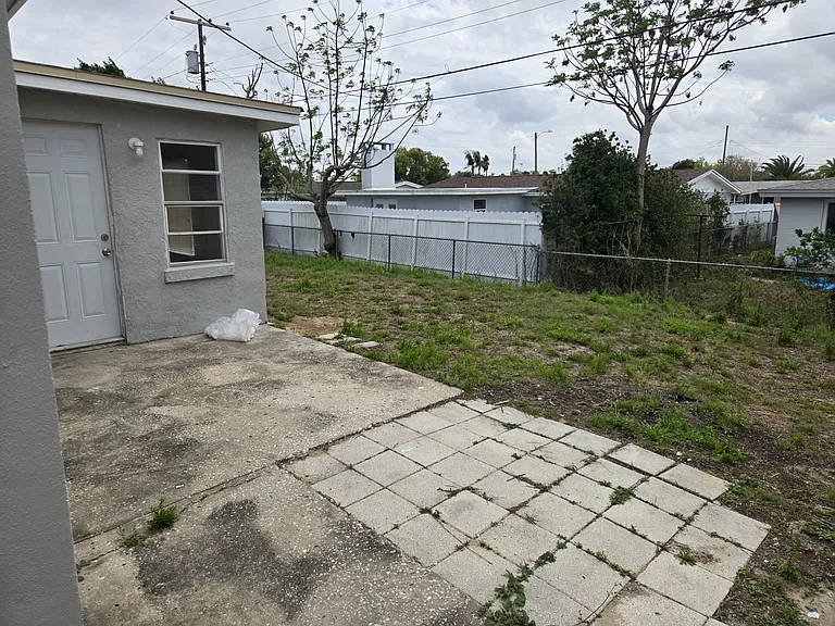 4836 Flora Ave — Photo 9