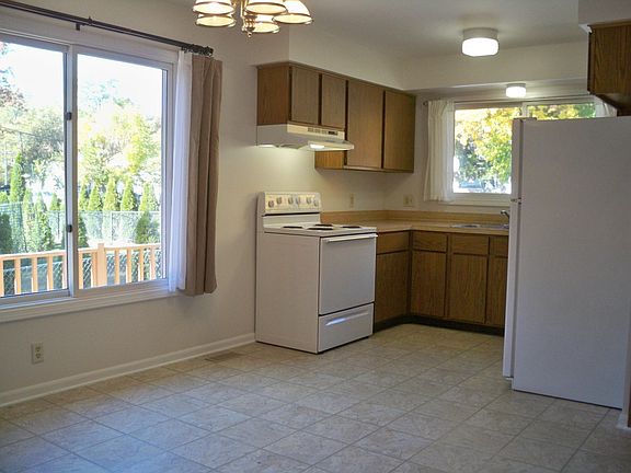 4th image of 4049 Hazelett Dr