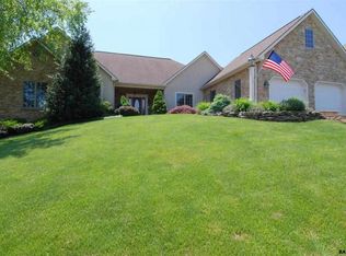 2230 Mayapple Dr, York, PA 17402