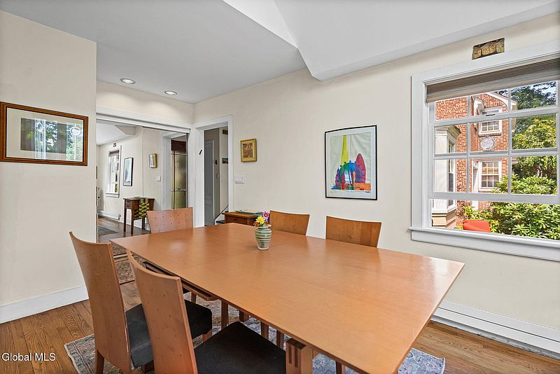 3rd image of 212 Colonial Avenue